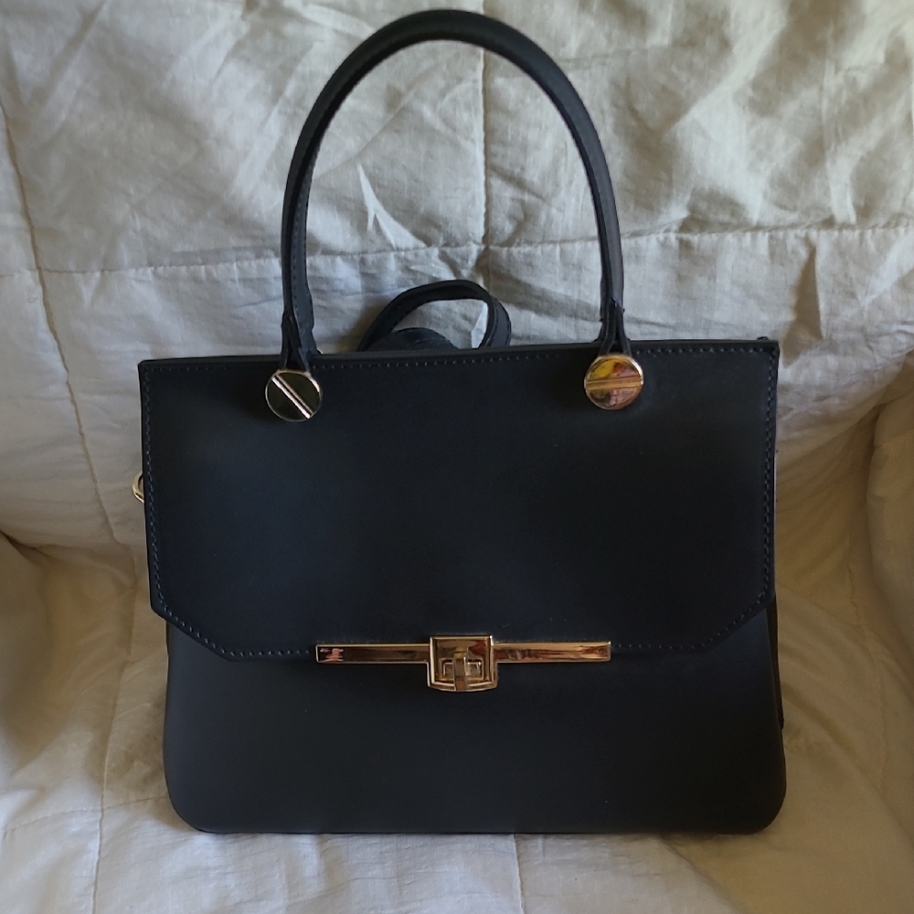 Elegant Black Leather Handbag